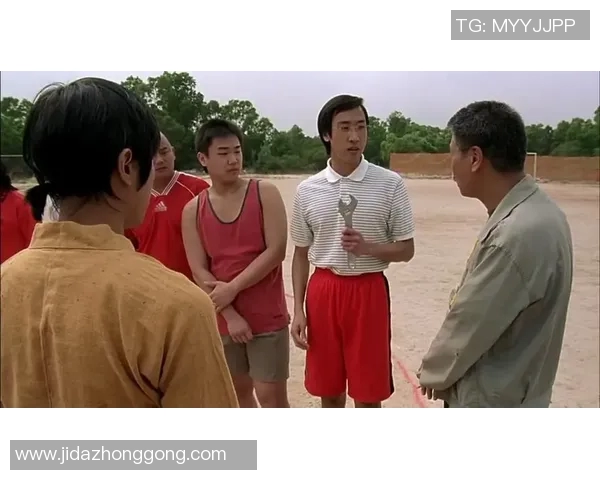 少林足球星爷同款牛仔裤再现经典时尚，重燃潮流热潮，回归街头文化风尚